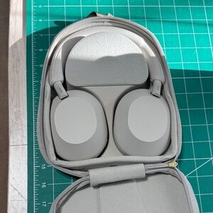 Sony Silver Wireless Headphones with Protective Case